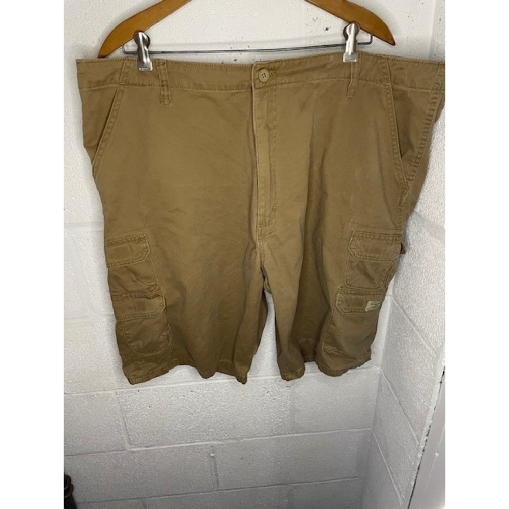 Wrangler Shorts, Beige Khaki Cargos Size 42